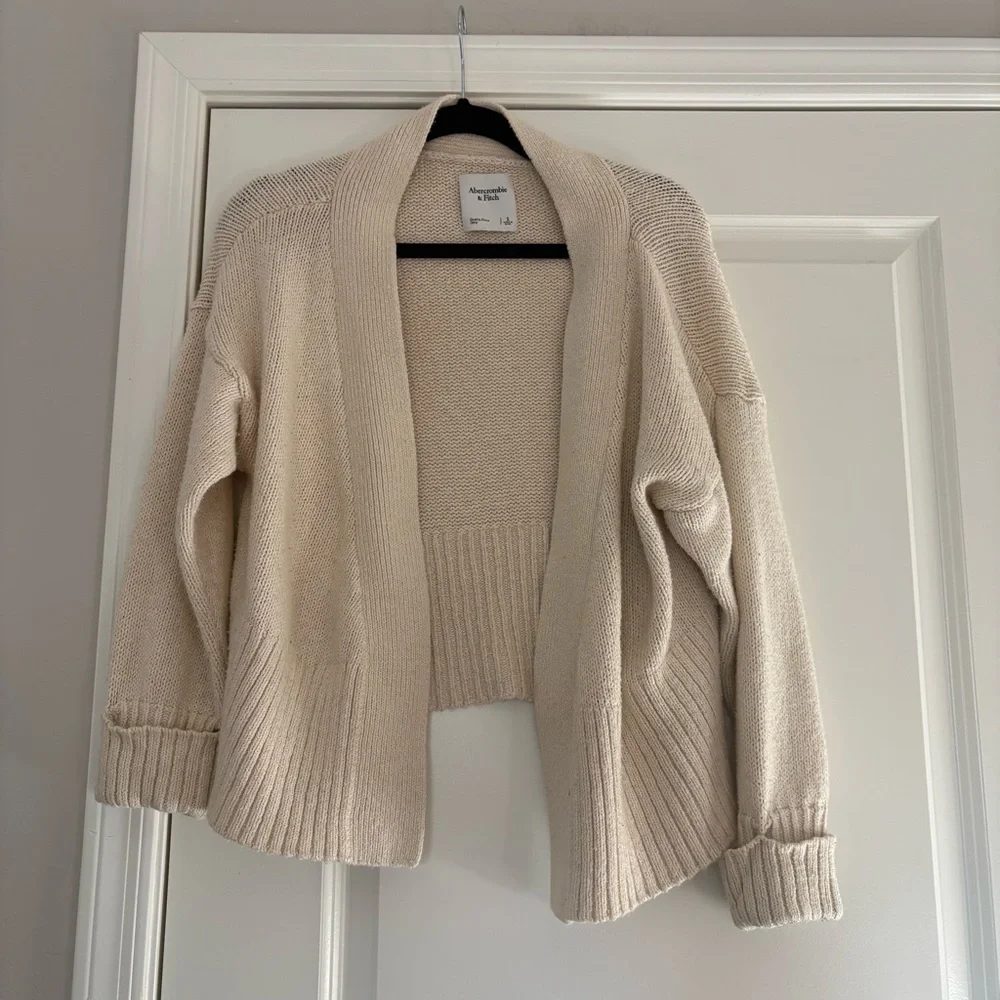 Abercrombie & Fitch Women’s Cream Open-Front Cardigan Sweater - Picture 3 of 6